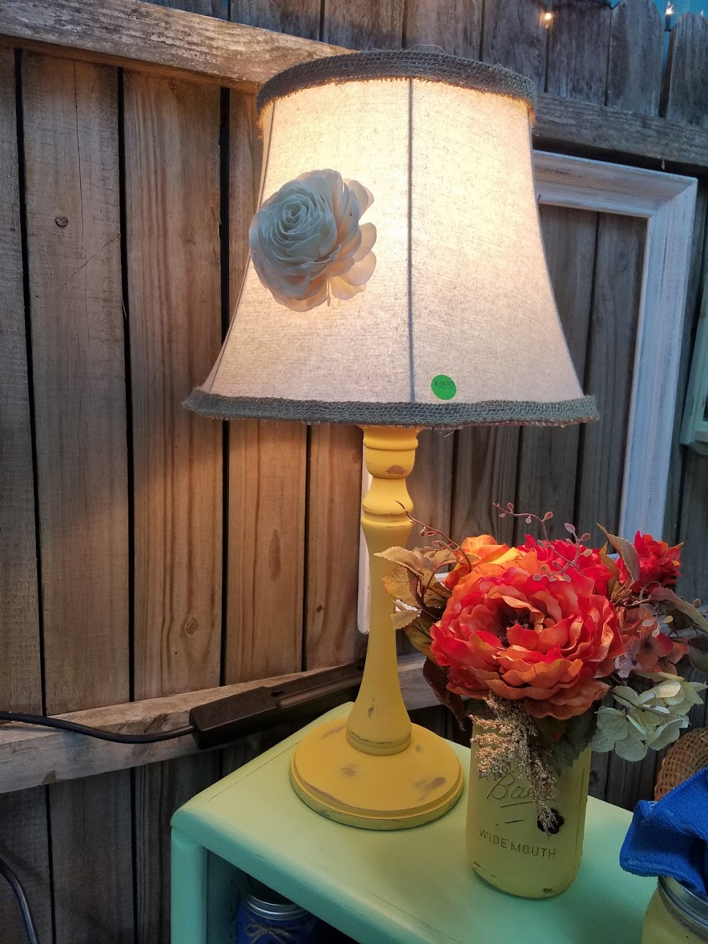 Magnolia Bells Farmhouse | 614 Pecan Park Road Booth C65, Jacksonville, FL 32218, USA | Phone: (912) 286-6811