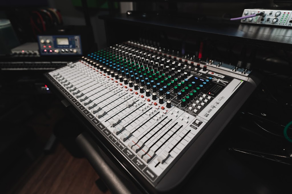 Momentum Studios PDX | 2718 S Kelly Ave, Portland, OR 97201, USA | Phone: (503) 562-9855 Momentum Studios PDX | 2718 S Kelly Ave, Portland, OR 97201, USA | Phone: (503) 562-9855