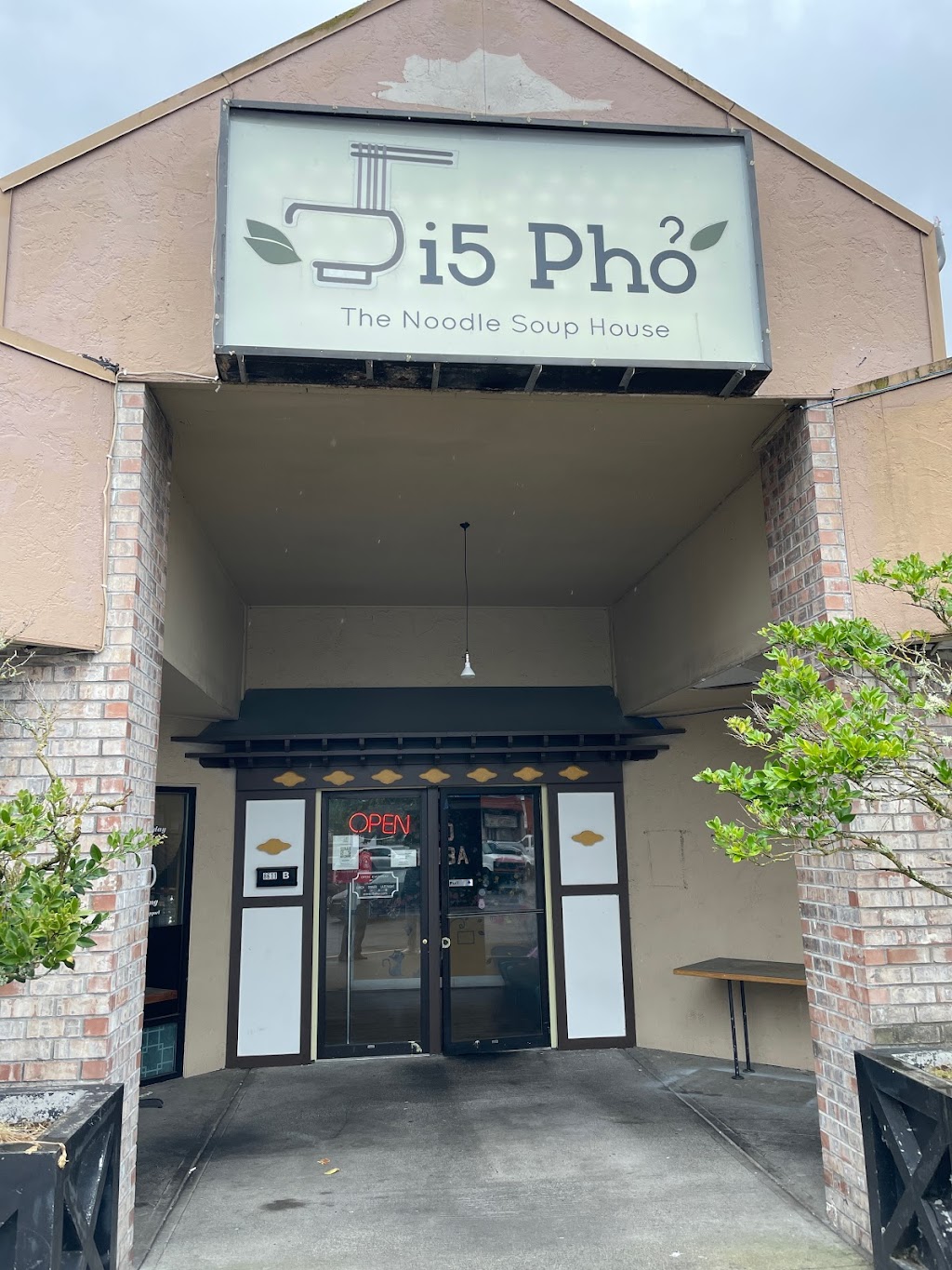 i5 Pho - The Noodle Soup House | 8611 S Hosmer St B, Tacoma, WA 98444, USA | Phone: (253) 212-0487