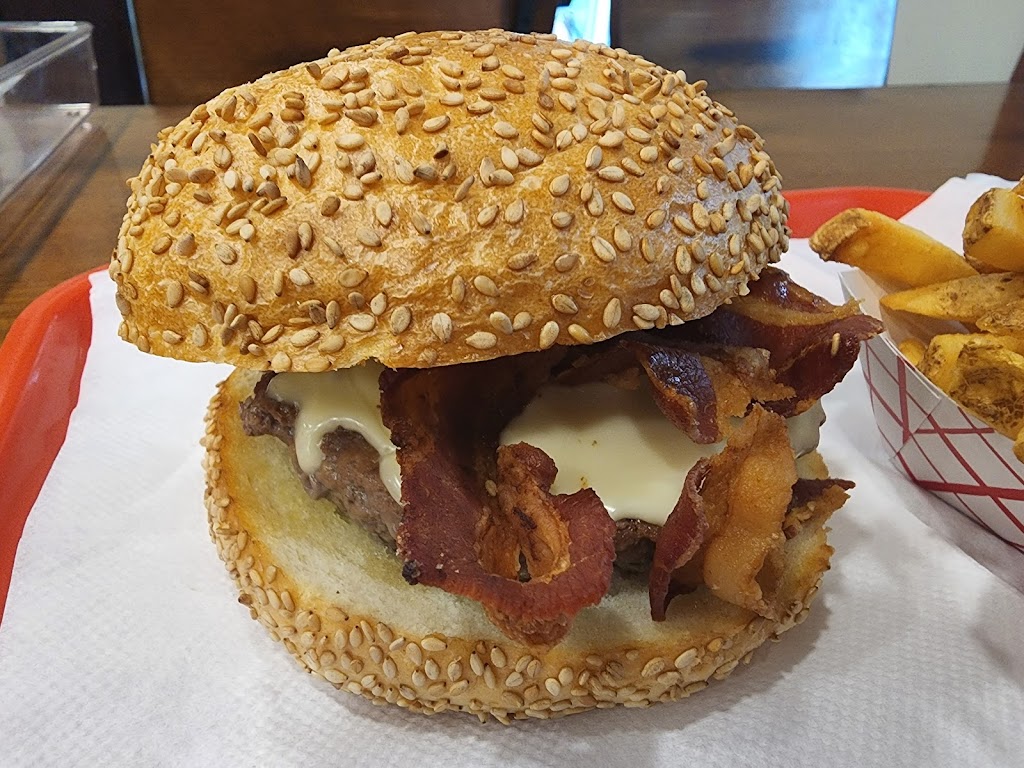 Tommys Burger And Dogs | 1118 Taylorsville Rd, Washington Crossing, PA 18977, USA | Phone: (267) 399-9246