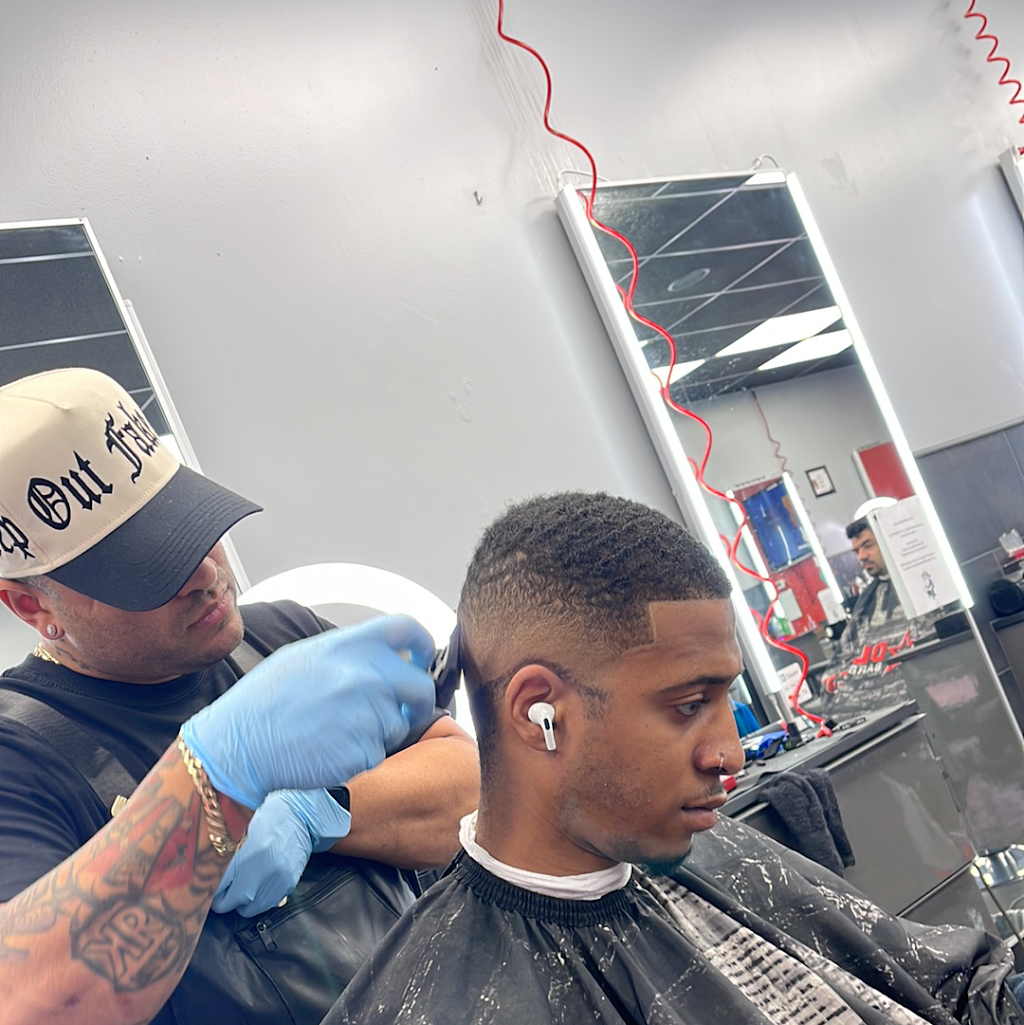 Headlines Barber Shop New Tampa | 6431 E County Line Rd #103, Tampa, FL 33463, USA | Phone: (813) 907-0707