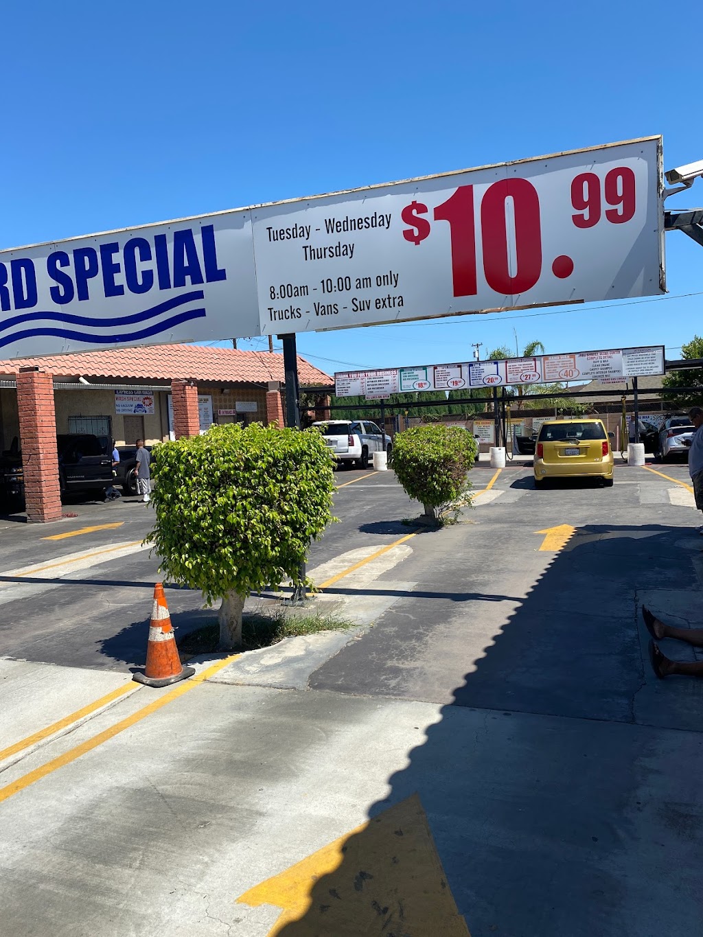 State College Car Wash | 400 N State College Blvd, Anaheim, CA 92806, USA | Phone: (714) 533-6961