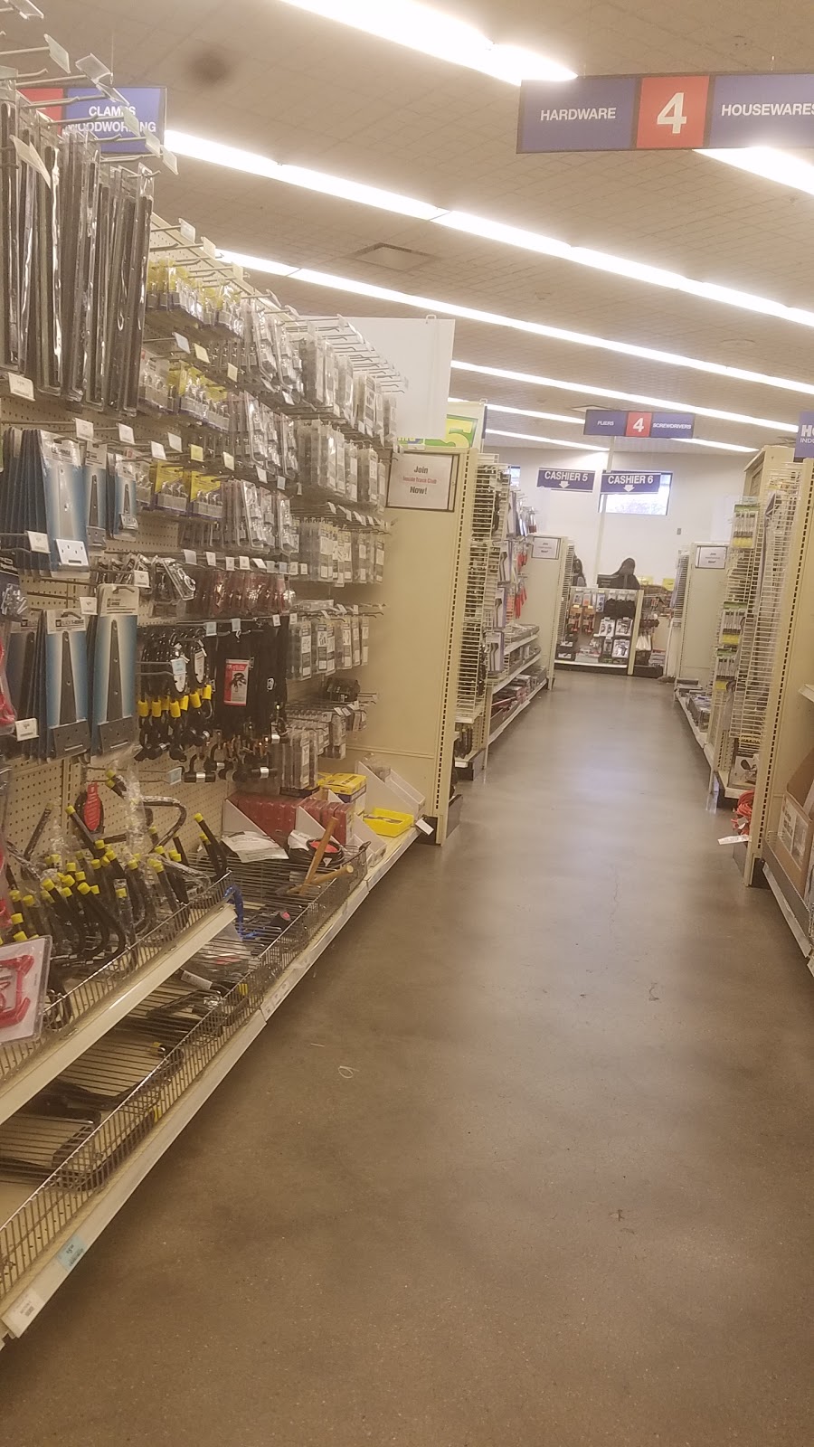 Harbor Freight Tools | 270 Peninsula Blvd, Hempstead, NY 11550, USA | Phone: (516) 565-0349