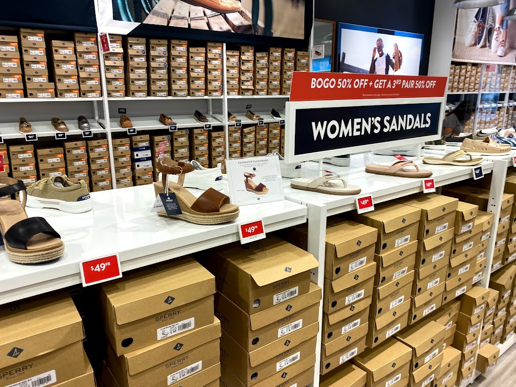 SPERRY OUTLET | 4000 Arrowhead Blvd #720, Mebane, NC 27302, USA | Phone: (984) 203-3101