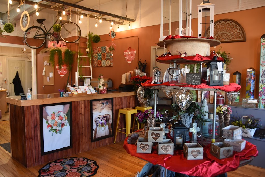 Rainbow Floral | 541 Water St, Prairie du Sac, WI 53578, USA | Phone: (608) 643-2223