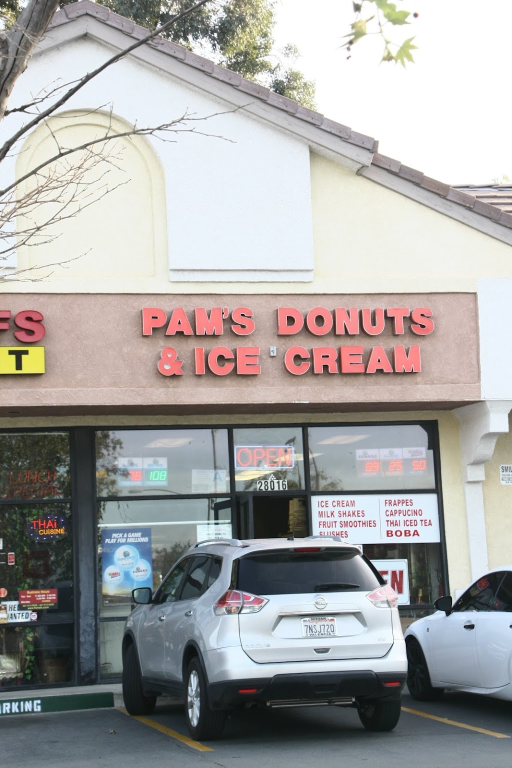 Pams Donuts & Ice Cream | 28016 Seco Canyon Rd, Santa Clarita, CA 91390, USA | Phone: (661) 297-4252