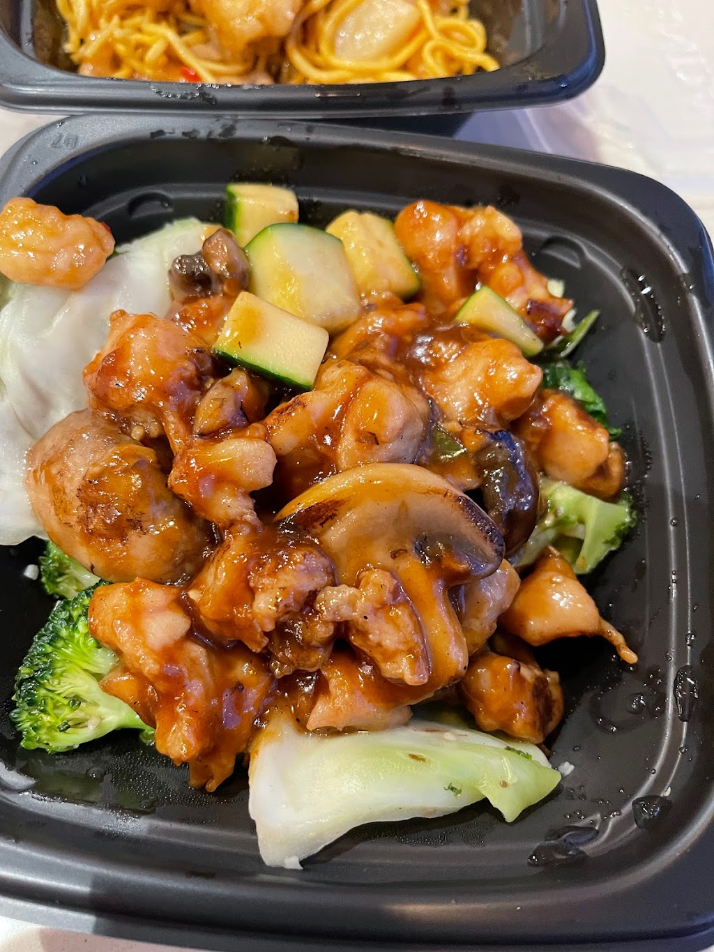 Panda Express | 900 Brown Rd, Auburn Hills, MI 48326, USA | Phone: (248) 393-3920