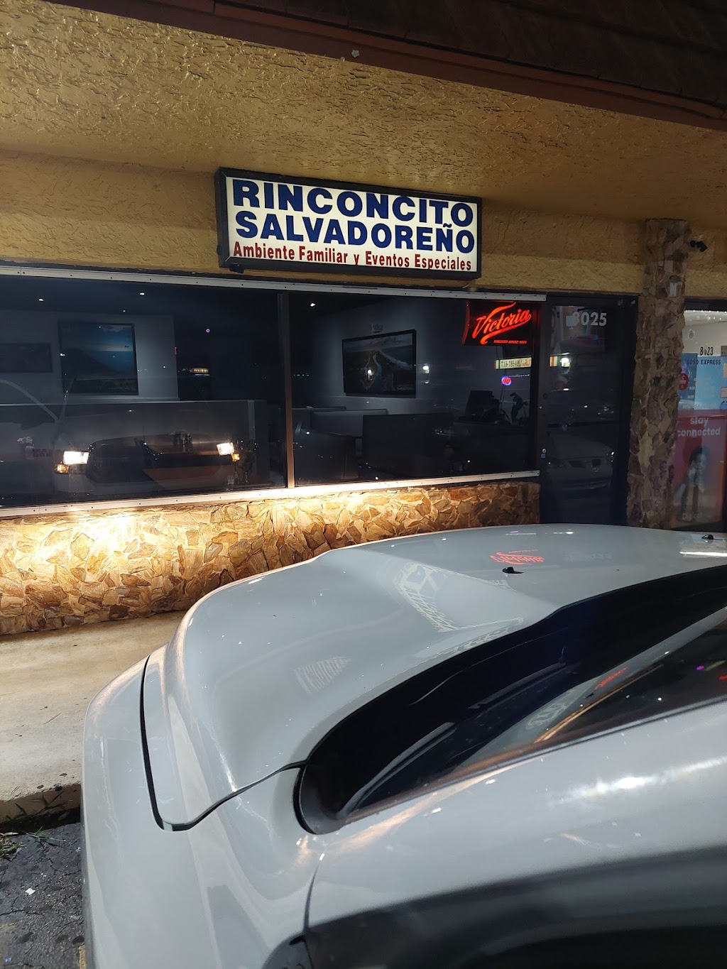El Rinconcito Salvadoreño #1 | 8029 Kimberly Blvd, North Lauderdale, FL 33068, USA | Phone: (954) 721-3505