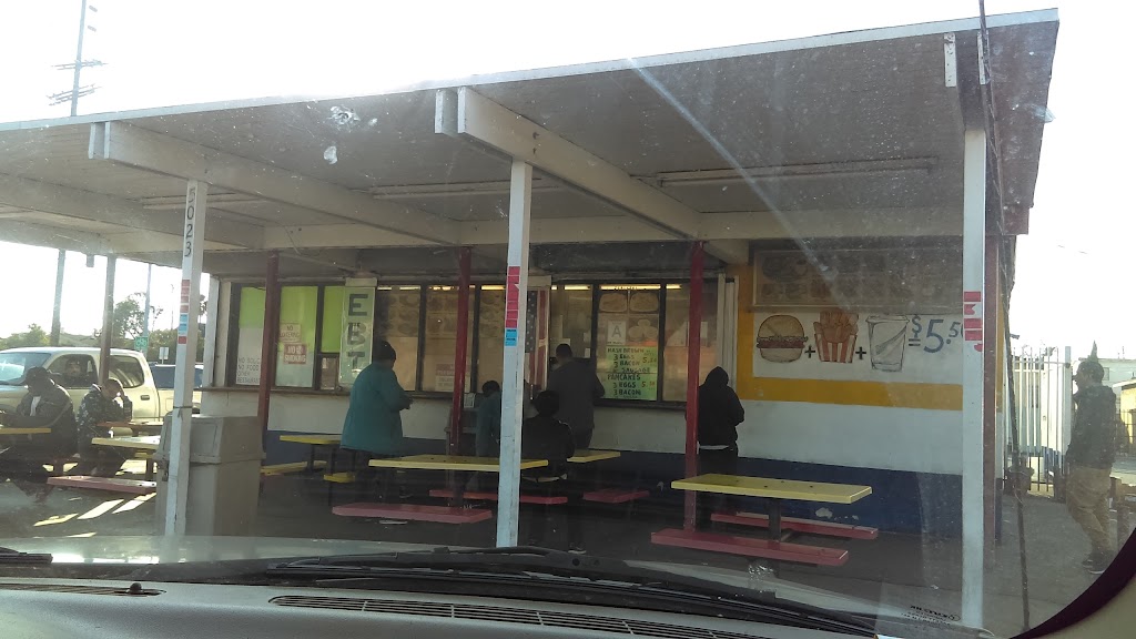 Tams Burgers | 5023 S Central Ave, Los Angeles, CA 90011, USA | Phone: (323) 233-1320