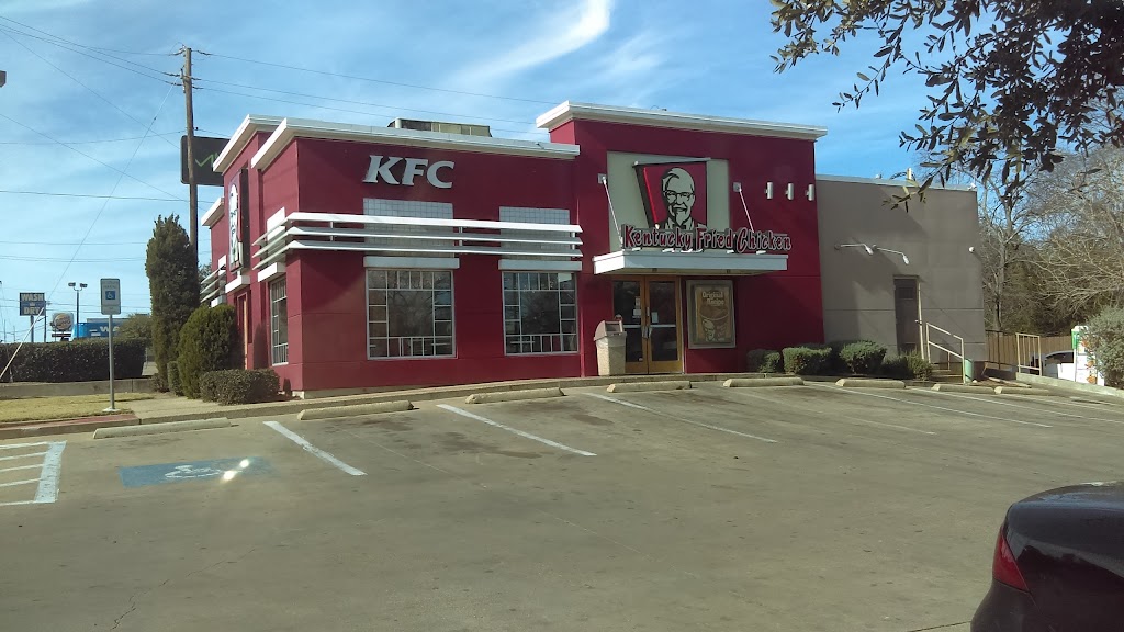 KFC | 2407 W Davis St, Dallas, TX 75211, USA | Phone: (214) 946-3122