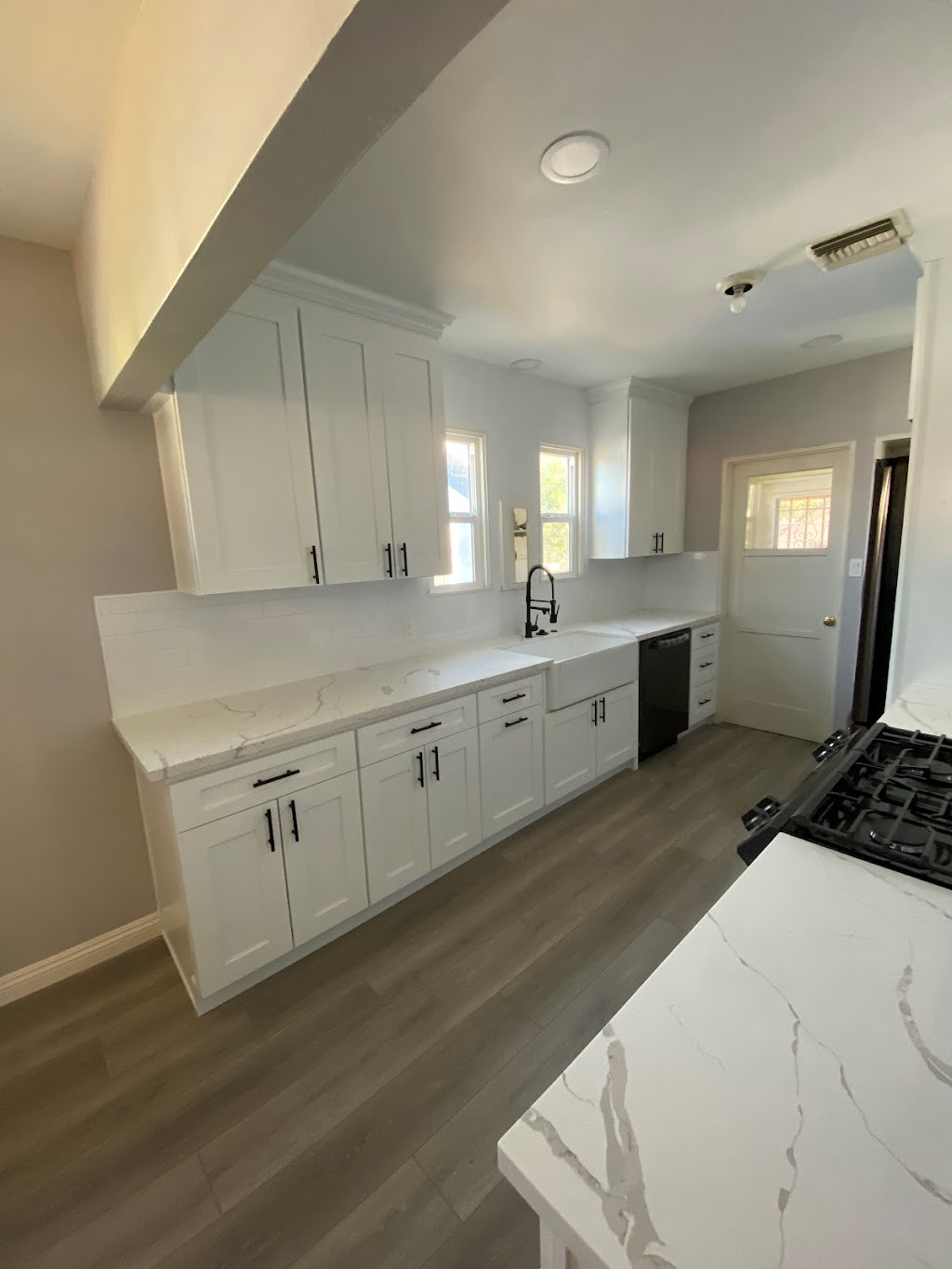 Kitchen Medic Home Remodeling LLC. | 4650 Arrow Hwy Ste D3, Montclair, CA 91763, USA | Phone: (909) 578-6745