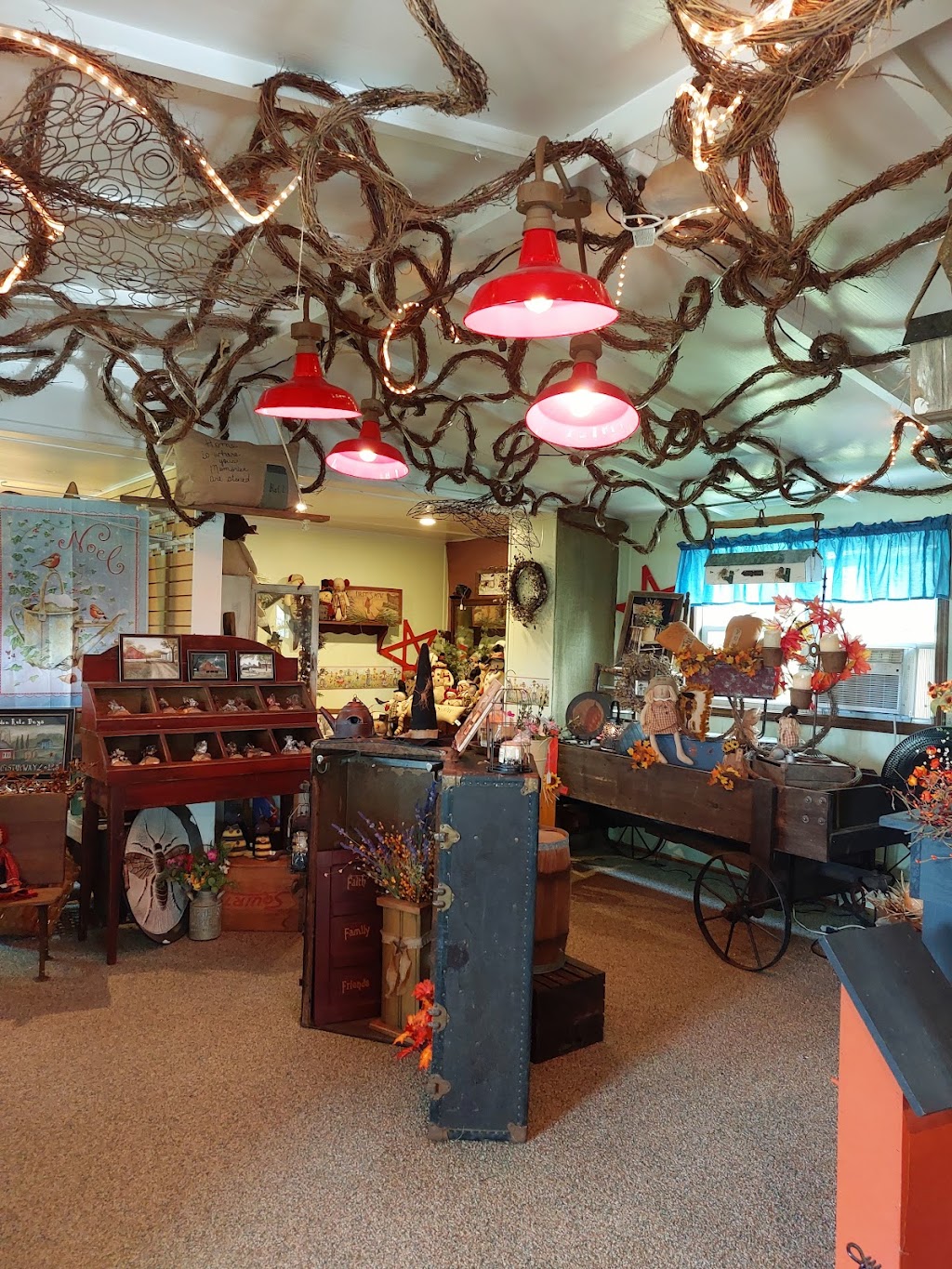 Country Crossing Gifts & Collectibles | 1809 Perry Hwy, Volant, PA 16156, USA | Phone: (724) 851-5503