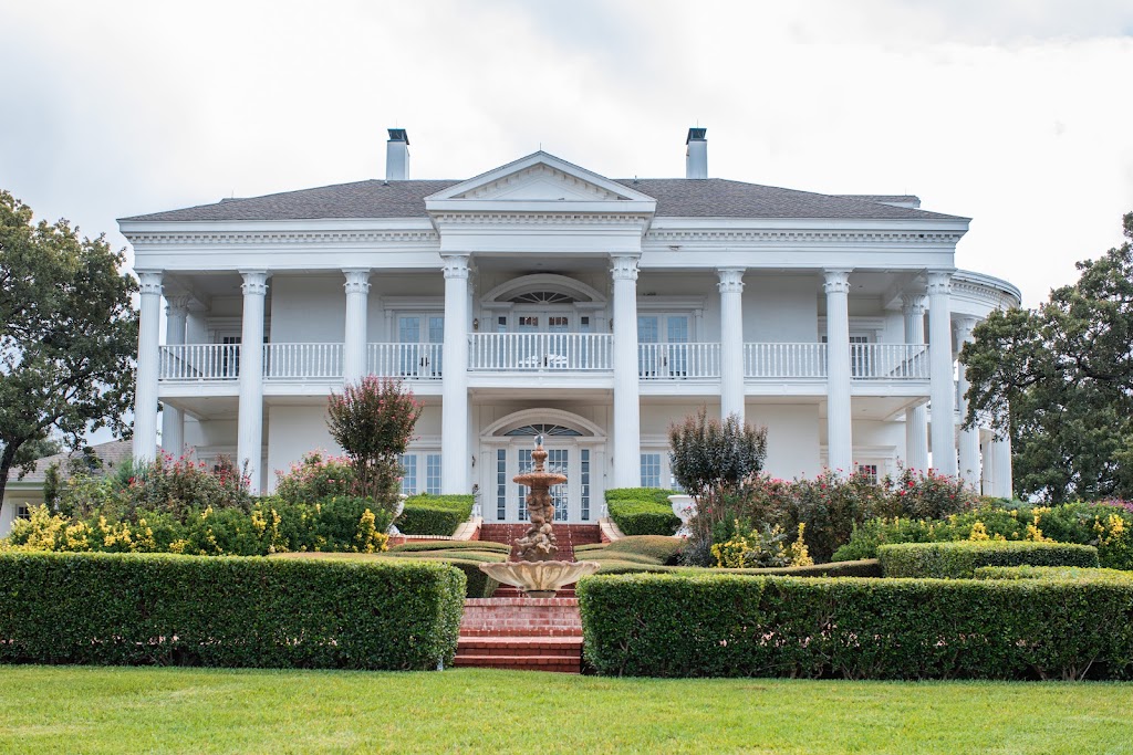 Lone Star Mansion | 629 John Charles Dr, Burleson, TX 76028, USA | Phone: (817) 615-9555