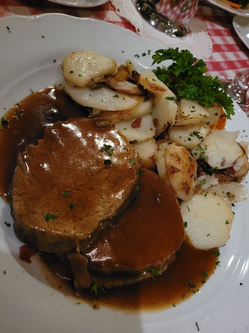 Gasthaus German Restaurant | 4812 Brownsboro Center, Louisville, KY 40207 | Phone: (502) 899-7177