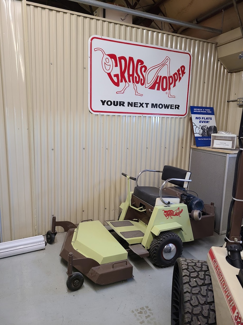 Grasshopper Mowers | 105 Old US Highway 81, Moundridge, KS 67107 | Phone: (620) 345-8621