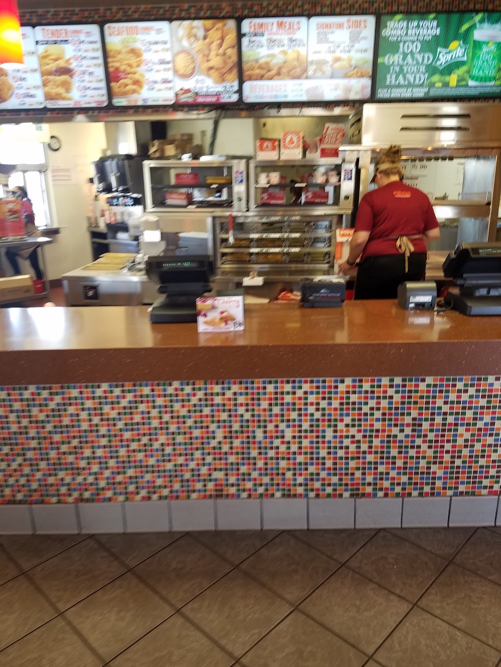 Popeyes Louisiana Kitchen | 703 Airport Dr, Bakersfield, CA 93308, USA | Phone: (661) 391-8600