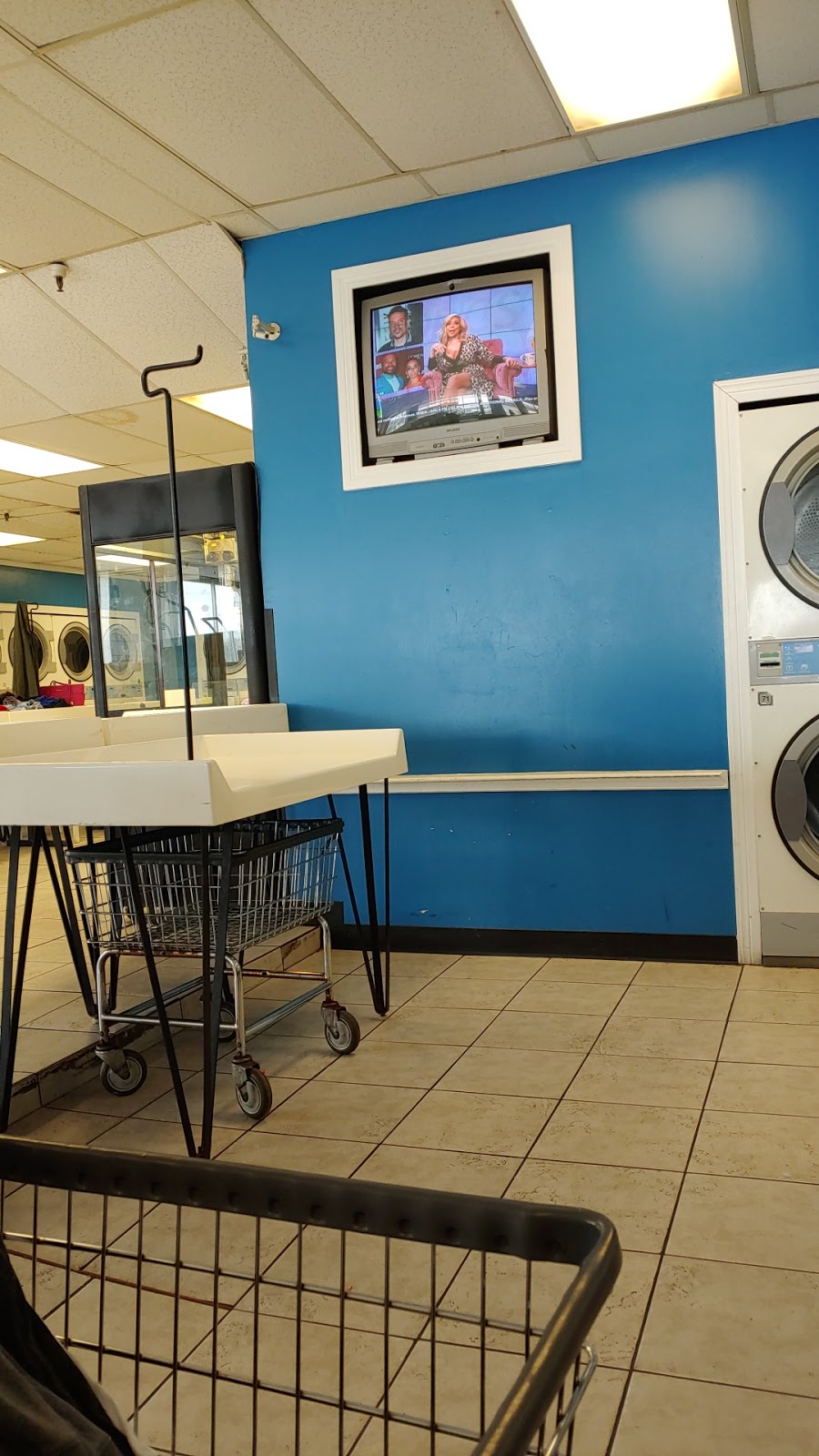 Laundry Station V | 11114 E 21st St, Tulsa, OK 74129, USA | Phone: (918) 262-9023