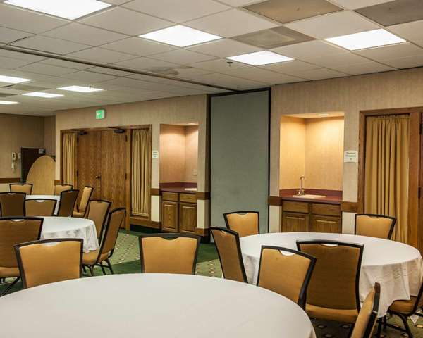 Quality Inn & Suites | 1930 Lincolnway E, Goshen, IN 46526, USA | Phone: (574) 349-6169