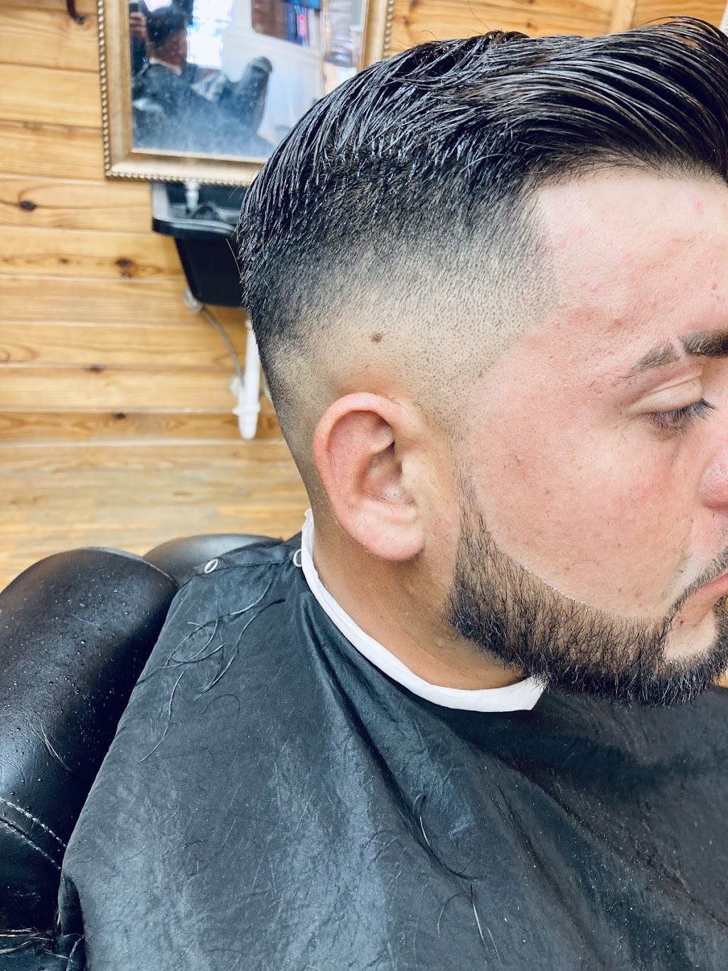 Acapulco Barber Shop | 2010 N Zarzamora St, San Antonio, TX 78201, USA | Phone: (210) 236-8155