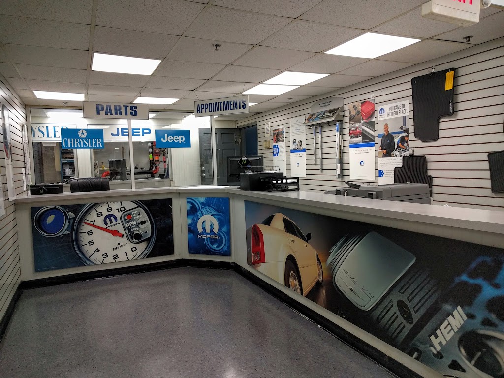 Freehold Chrysler & Jeep | 4304 US-9, Freehold Township, NJ 07728, USA | Phone: (732) 780-2900