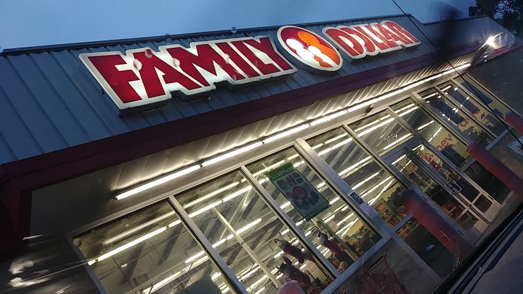 Family Dollar | 305 S Alamo St, Refugio, TX 78377, USA | Phone: (361) 412-6129