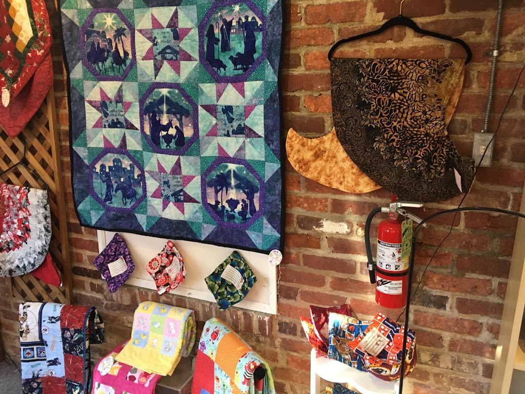 Craft Gallery of Artisans United | 4022 Hummer Rd, Annandale, VA 22003, USA | Phone: (703) 941-0202