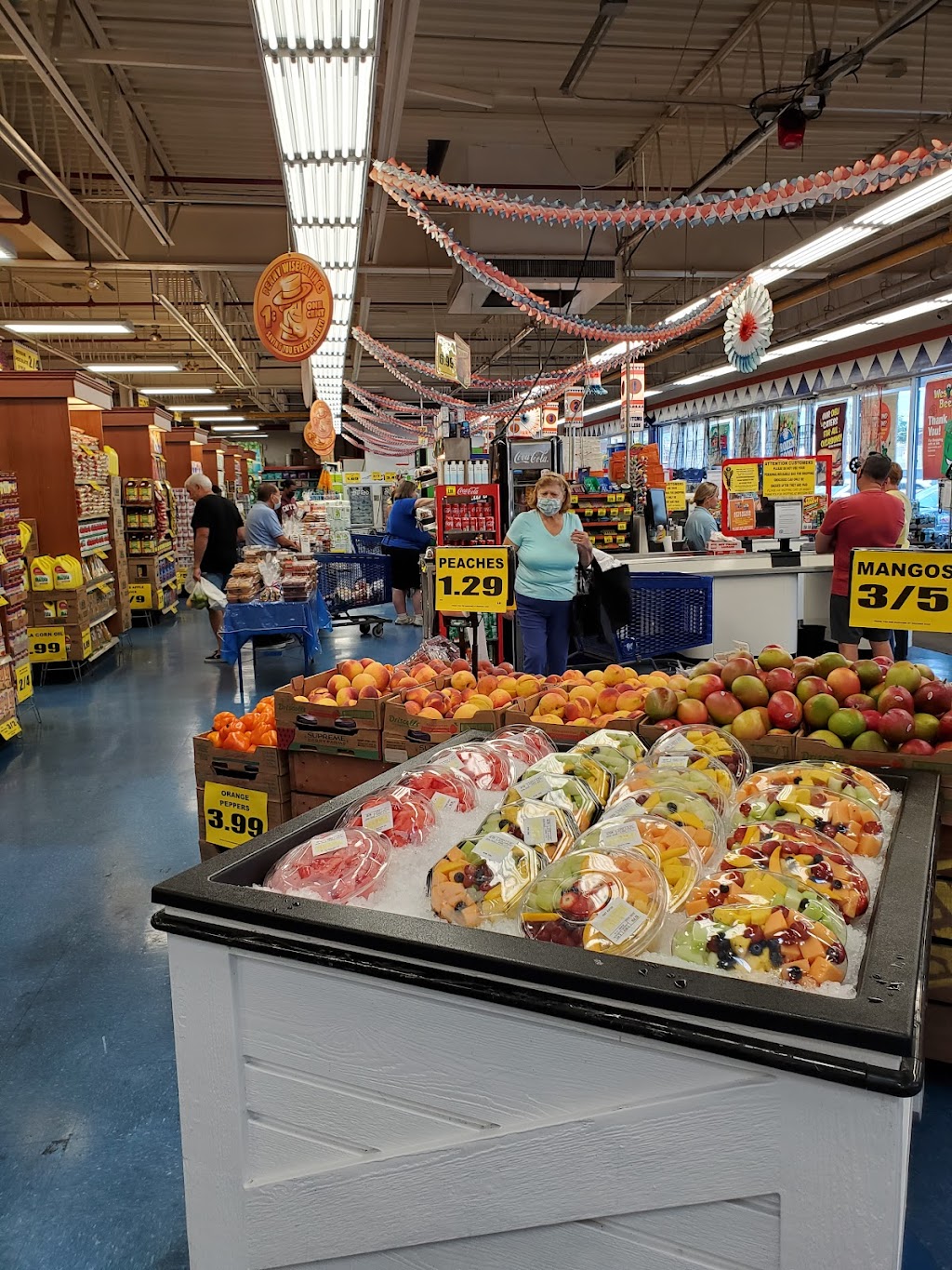 Western Beef Supermarket | 61 2nd St, Mineola, NY 11501, USA | Phone: (516) 873-0300