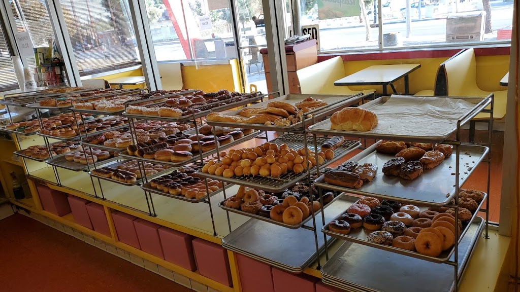 AMA Donuts | 1057 E Mission Blvd, Pomona, CA 91766, USA | Phone: (909) 623-3816