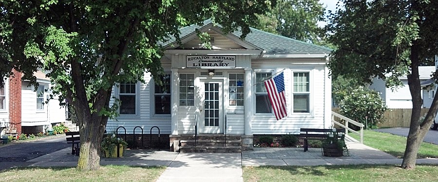 Royalton Hartland Community Library | 9 Vernon St, Middleport, NY 14105, USA | Phone: (716) 735-3281