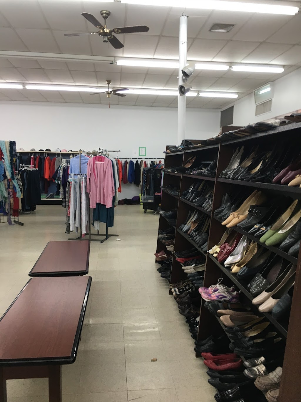 Fair Price Clothing Store | 15 W Ave B, Hutchinson, KS 67501, USA | Phone: (620) 669-9663