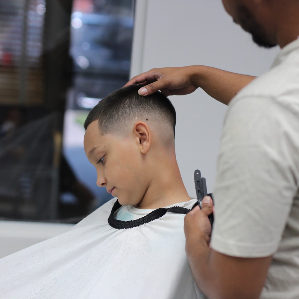 Excellence Barbershop 3 | 11088 Limonite Ave, Mira Loma, CA 91752, USA | Phone: (951) 444-6022