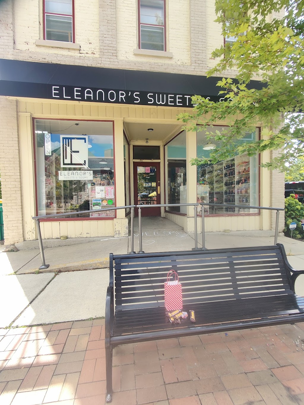 Eleanors Sweets and Sodas | 108 S Ann Arbor St, Saline, MI 48176, USA | Phone: (734) 470-6323