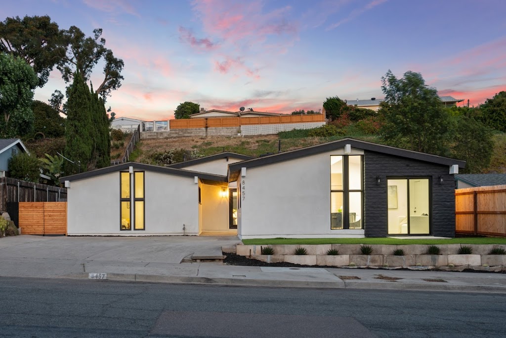 Universal Home Staging Company & Furniture Rental | 6650 Lusk Blvd B202, San Diego, CA 92121, USA | Phone: (858) 705-8397