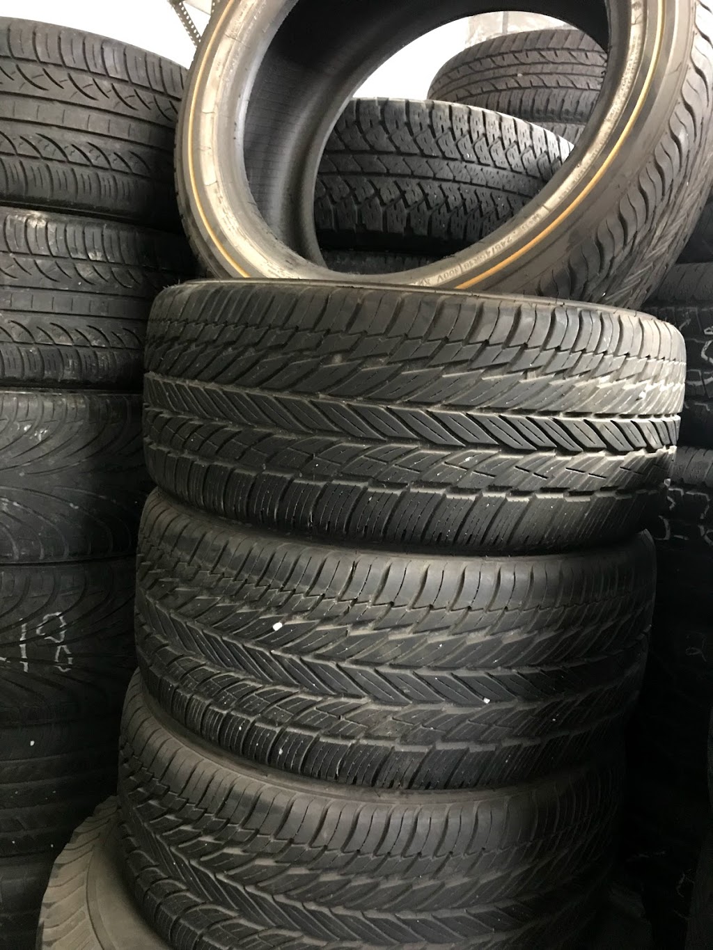 Taz Tires | 844 N Cassady Ave, Columbus, OH 43219, USA | Phone: (614) 670-8555