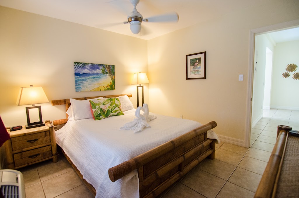 Sea Spray Resort | 574 Canal Rd, Siesta Key, FL 34242, USA | Phone: (941) 822-0520