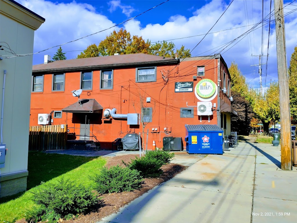 Mikes Wifes Bar & Grill | 905 Allegheny Ave, Oakmont, PA 15139, USA | Phone: (412) 828-2070
