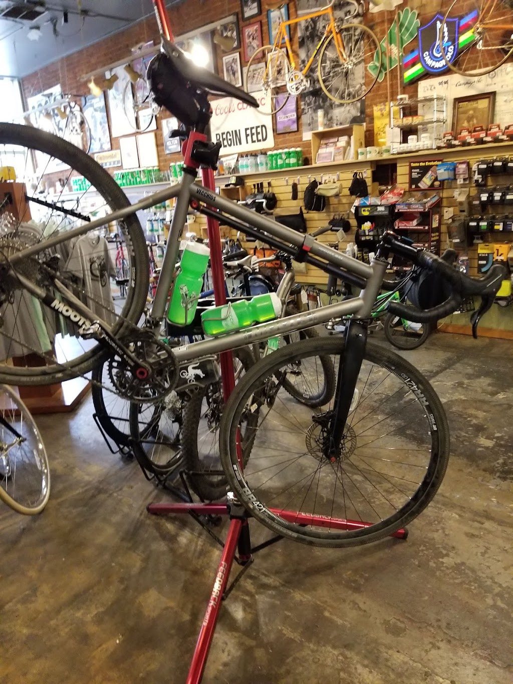 Vecchios Bicicletteria | 2725 Iris Ave, Boulder, CO 80304, USA | Phone: (303) 440-3535