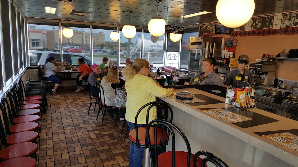 Waffle House | 5087 US-31, Calera, AL 35040, USA | Phone: (205) 668-6825