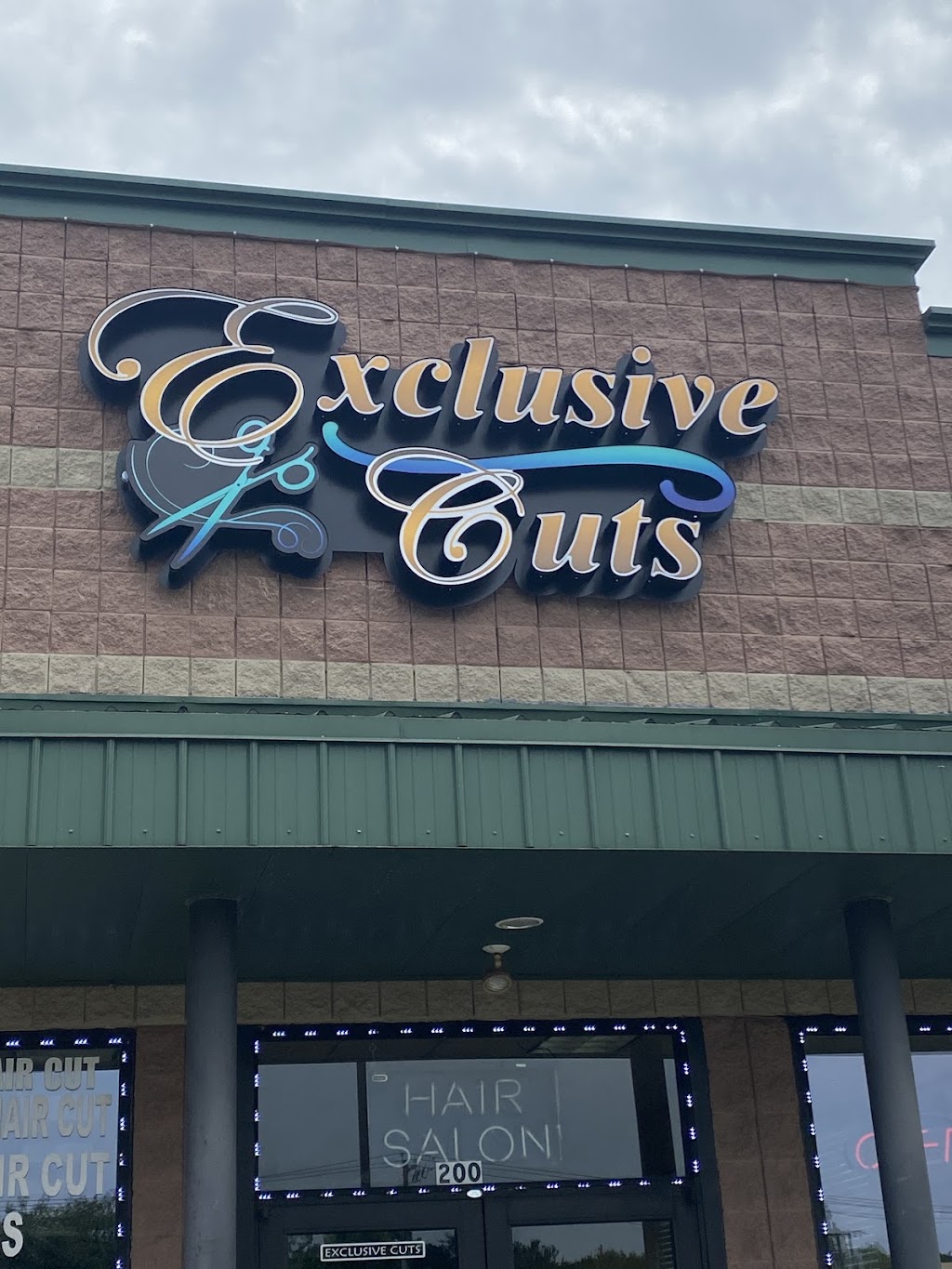 Exclusive Cuts Hair Salon | 815 Mayfield Rd #200, Grand Prairie, TX 75052, USA | Phone: (972) 642-2218