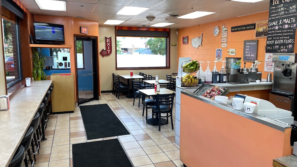 Lu & Tons Wieners | 111 S Lombard Rd, Addison, IL 60101 | Phone: (630) 628-1922