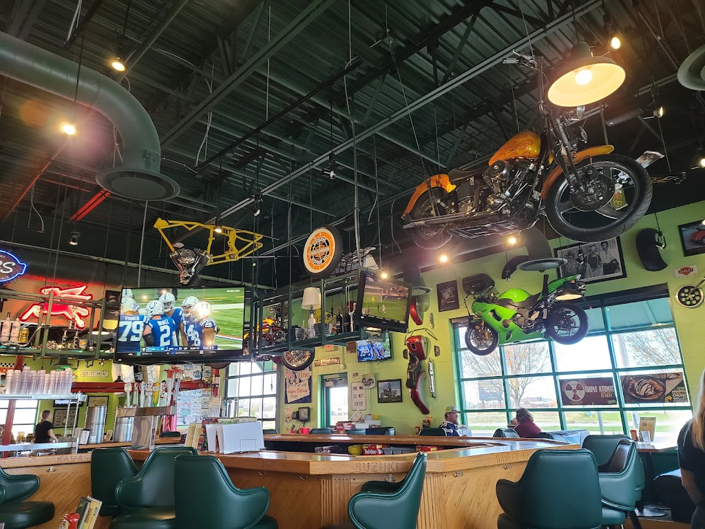 Quaker Steak & Lube | 3320 Mid America Dr, Council Bluffs, IA 51501, USA | Phone: (712) 322-0101