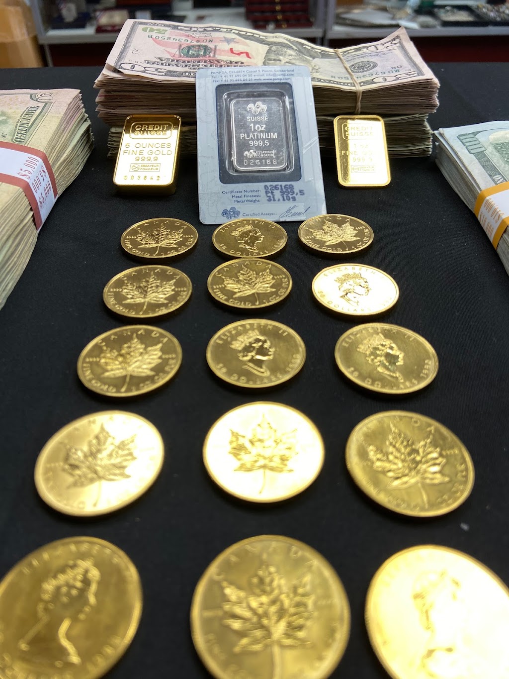Westbury Gold Buyers - Sell Your Gold | 465 Old Country Rd, Westbury, NY 11590, USA | Phone: (516) 236-8815