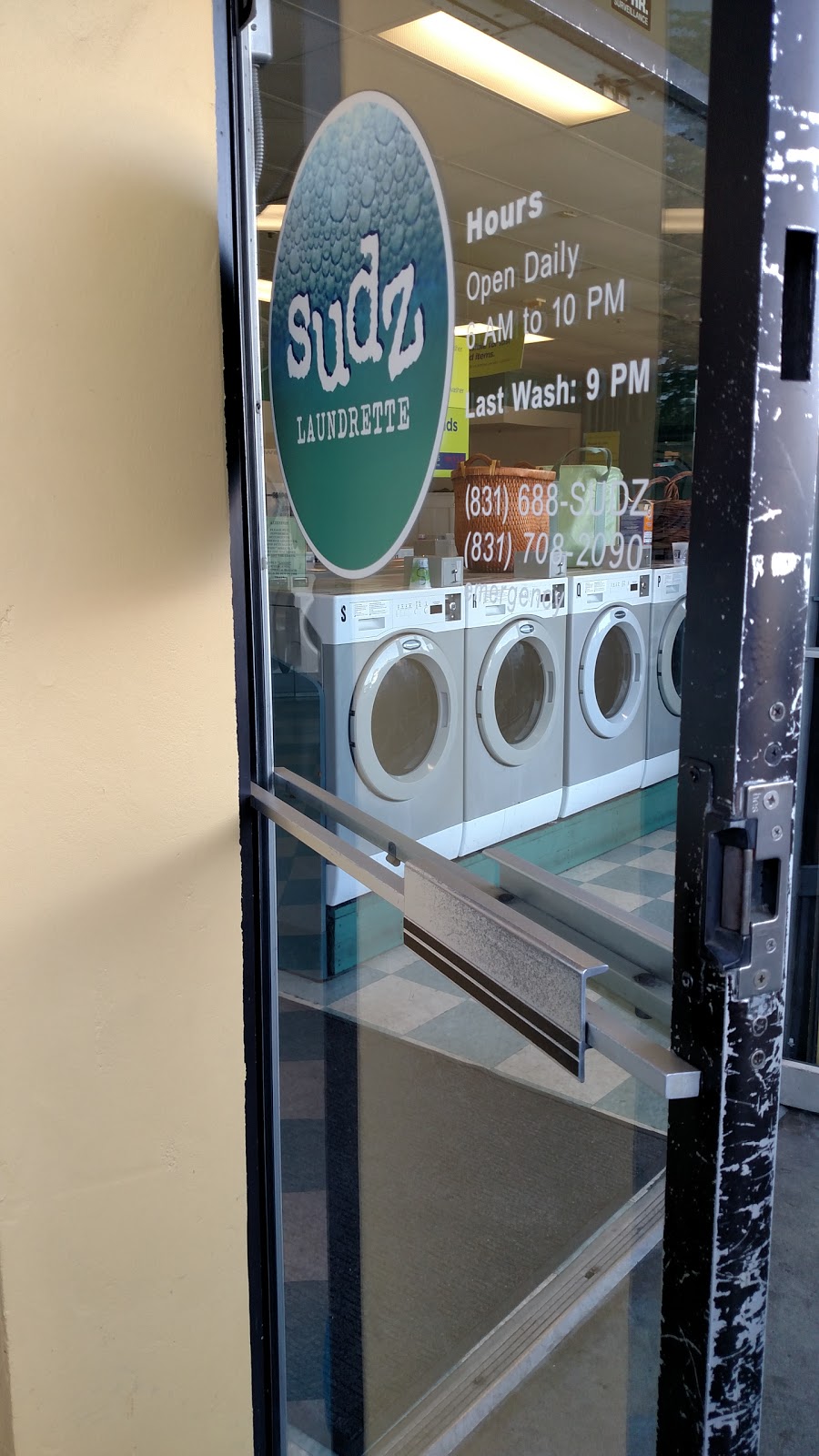 Sudz Laundrette | 7887 Soquel Dr, Aptos, CA 95003, USA | Phone: (831) 688-7839