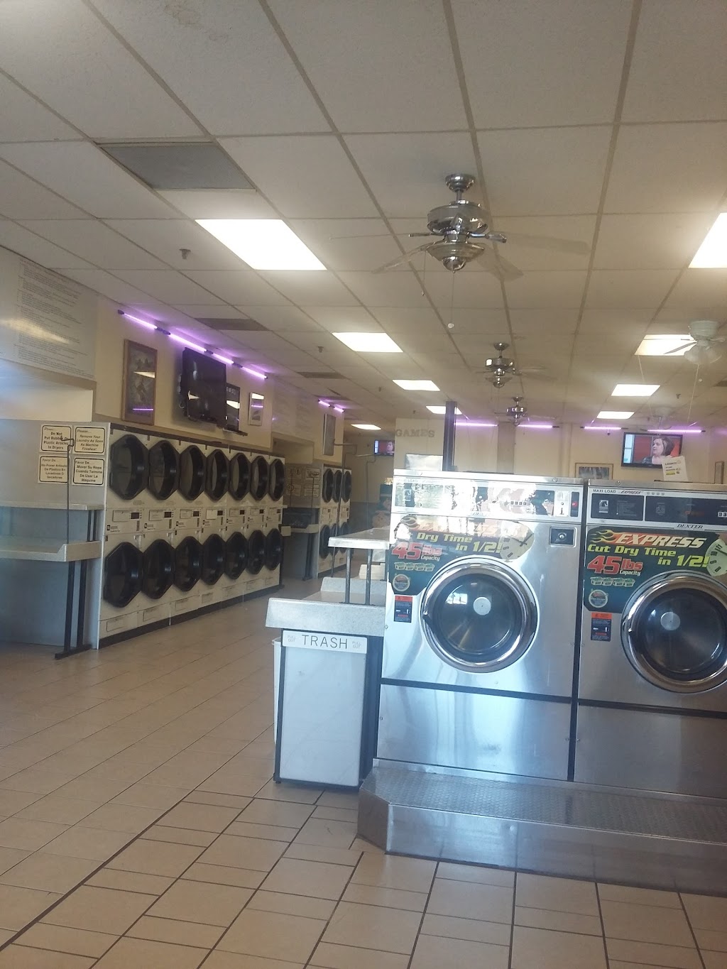 Aunt Bees Launderette | 5701 Preston Hwy # C, Louisville, KY 40219 | Phone: (502) 964-6077