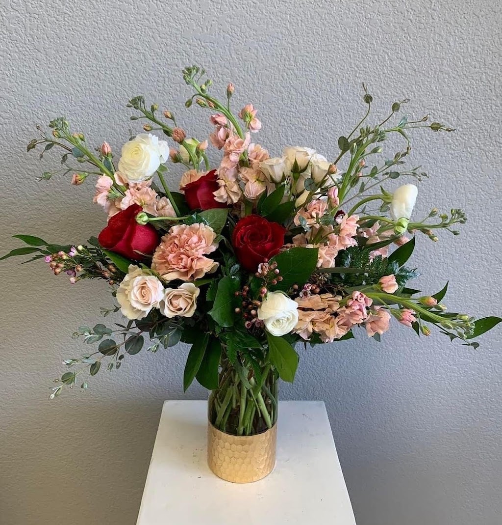 Earthy Elegance Florals | 222 Logan Ln, Mahopac, NY 10541, USA | Phone: (845) 600-8012