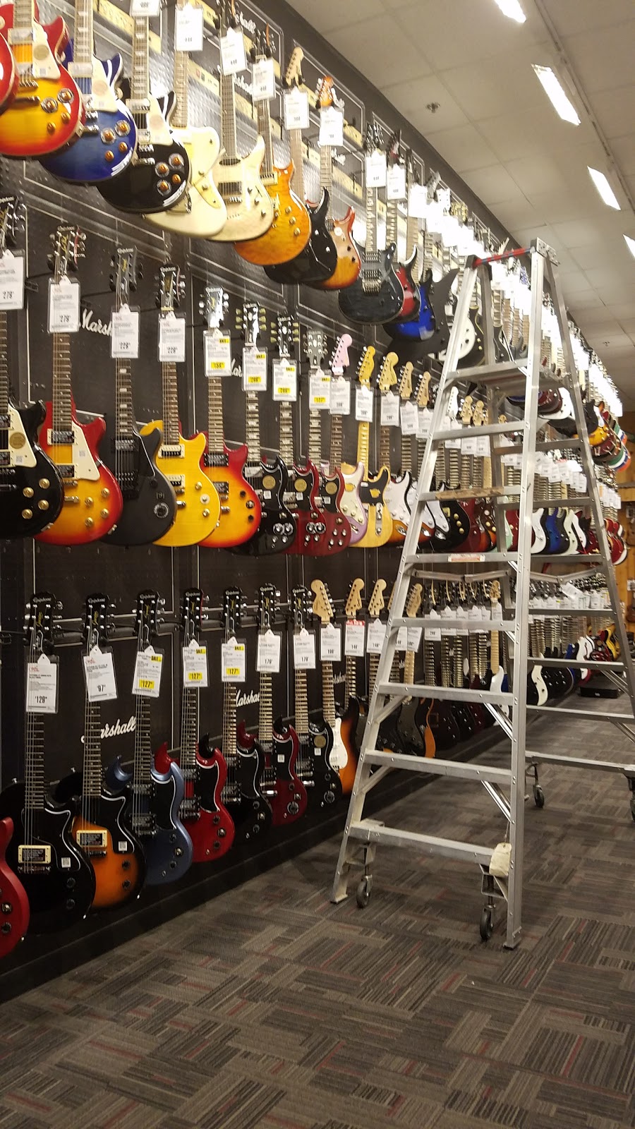 Guitar Center | 8949 E Indian Bend Rd, Scottsdale, AZ 85250, USA | Phone: (480) 362-1150