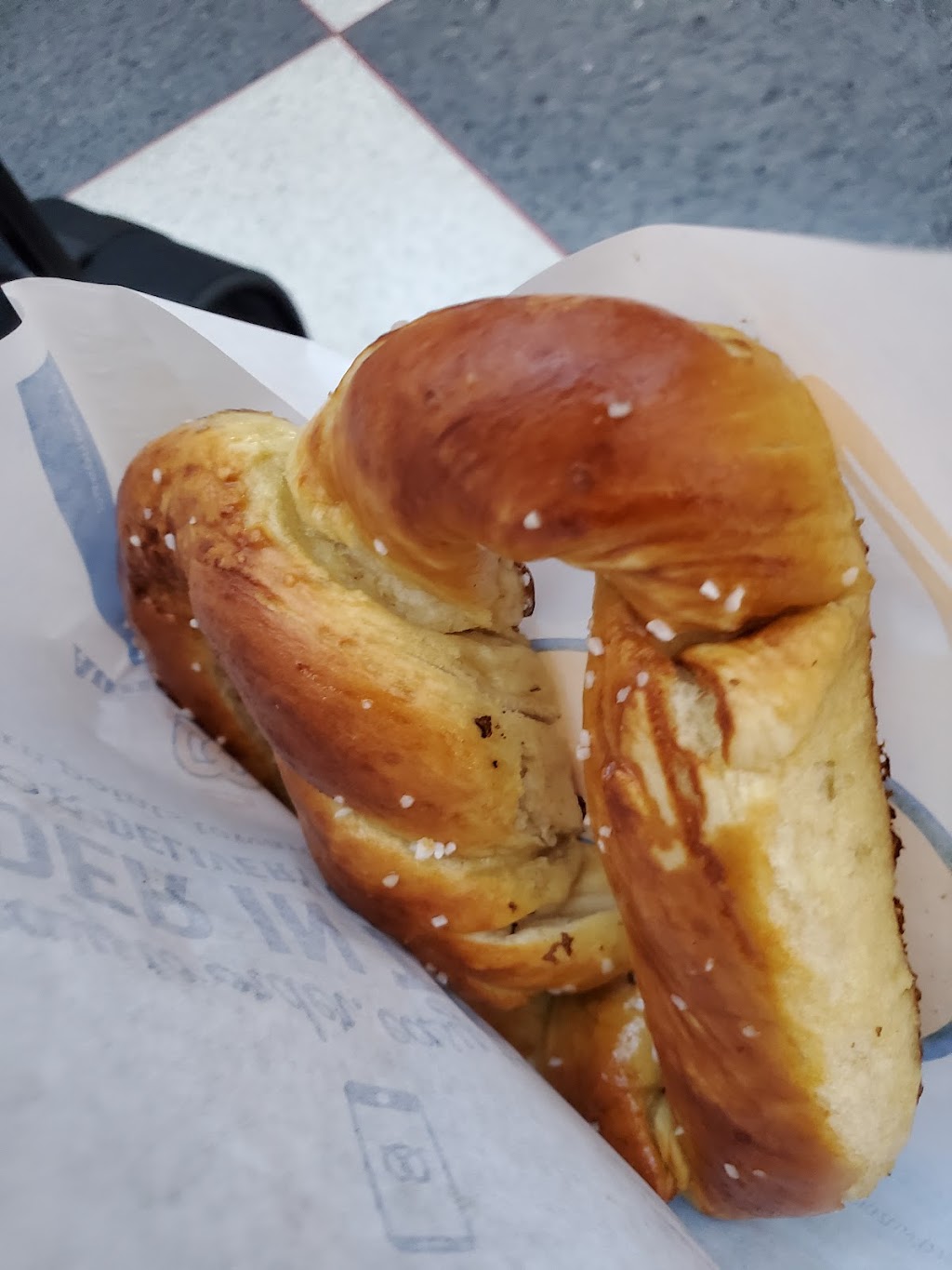 Auntie Annes | OHare International Airport Terminal 1, Concourse C, Gate C18, Chicago, IL 60666, USA | Phone: (877) 778-9588