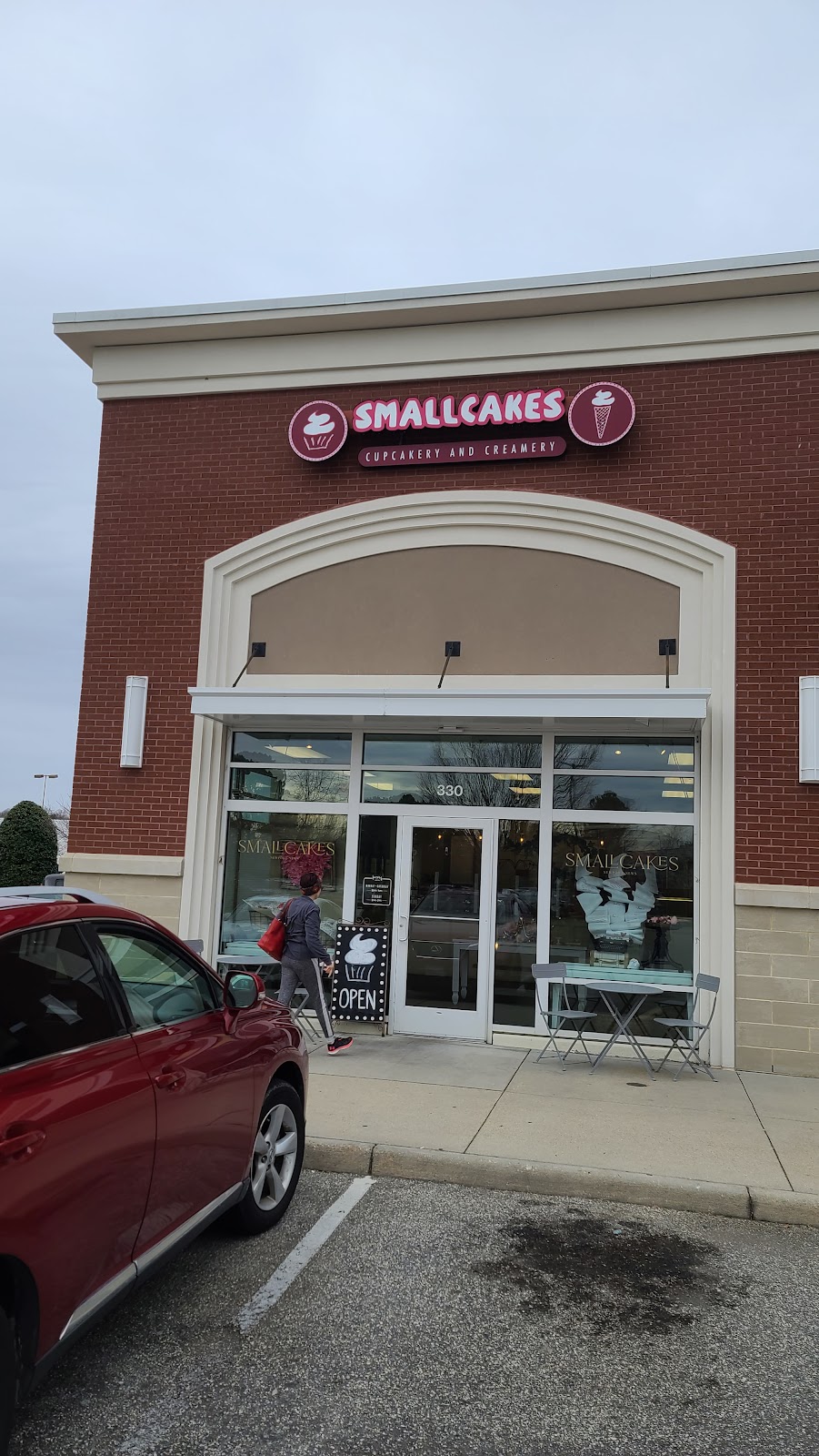 Smallcakes Newport News | 12515 Jefferson Ave #330, Newport News, VA 23602, USA | Phone: (757) 369-0890