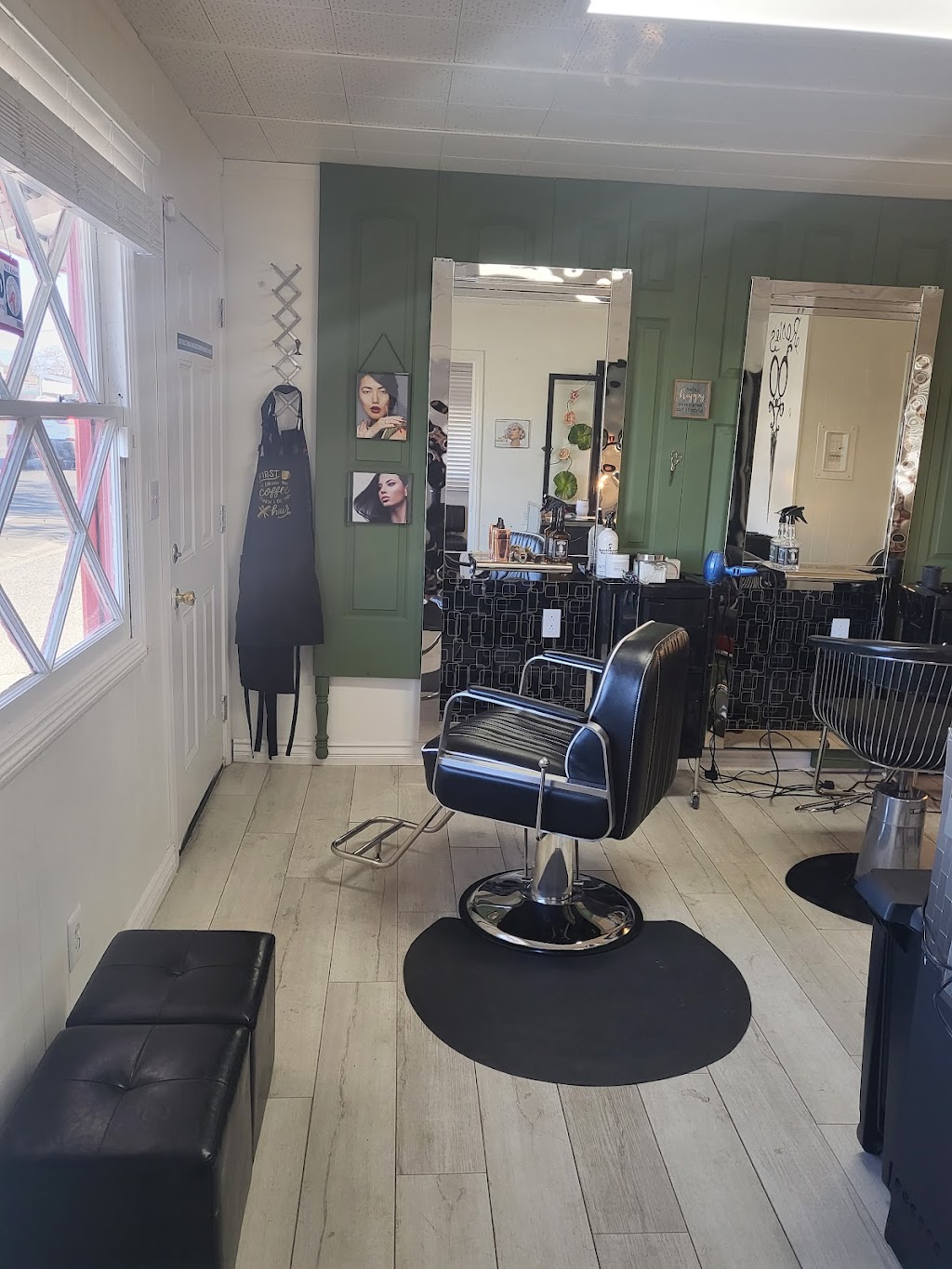 Rosies Little Barber Shop | 1055 E 6th St, Beaumont, CA 92223, USA | Phone: (951) 381-1320