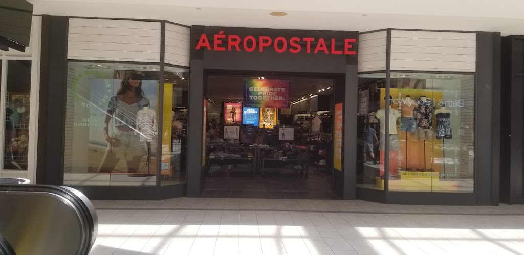 Aéropostale | 112 Eisenhower Pkwy, Livingston, NJ 07039, USA | Phone: (973) 740-2510